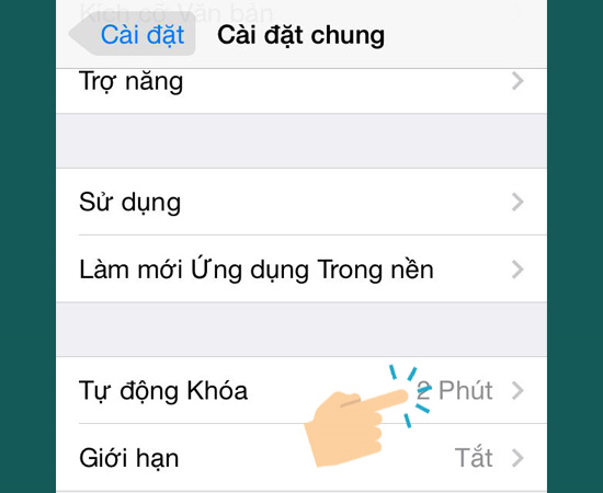 Bước 3: Cuối cùng chọn Tự động khóa và bạn hãy chọn thời gian khóa theo ý thích của bản thân.